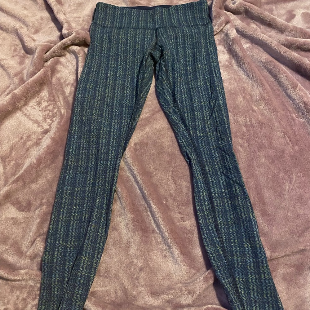 Old school size 2 lululemon legging print